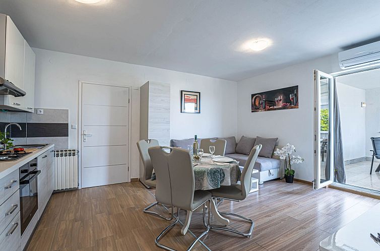Appartement "Darko" mit Balkon