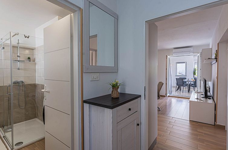 Appartement "Darko" mit Balkon