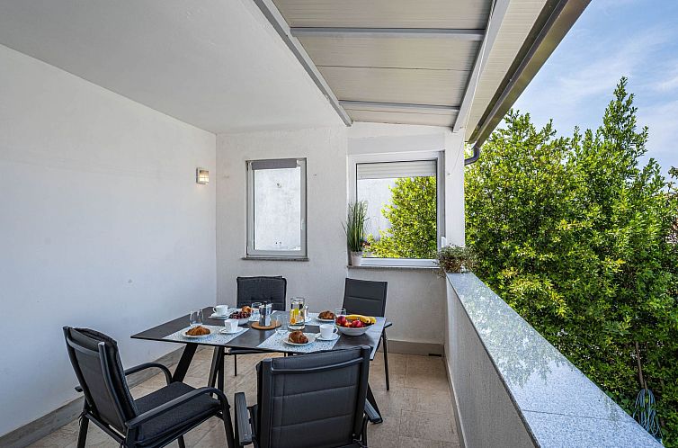 Appartement "Darko" mit Balkon