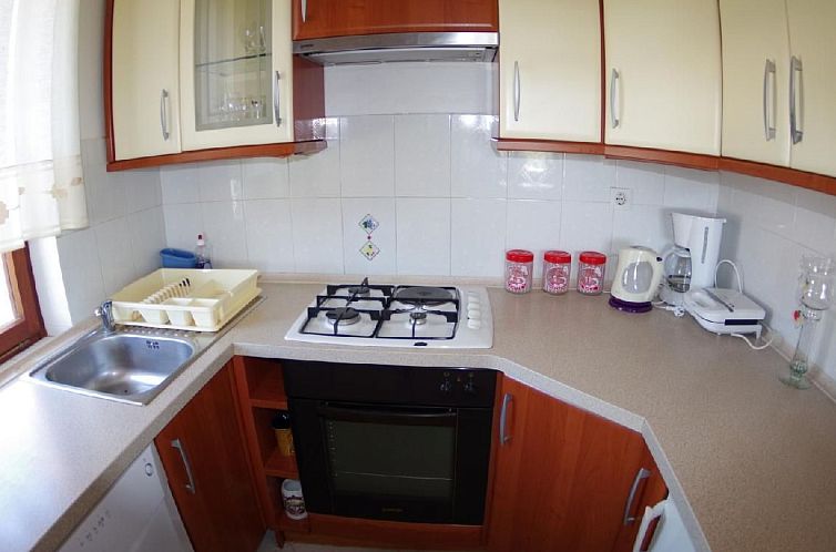 Appartement mit privatem Pool und Garten