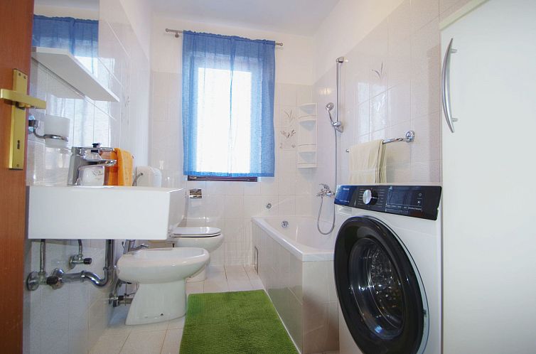 Appartement mit privatem Pool und Garten