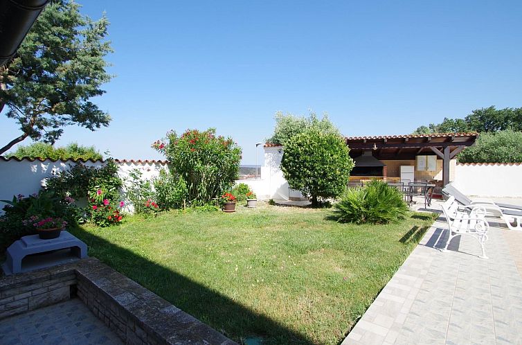 Appartement Wohnung in Banjole mit großem Garten