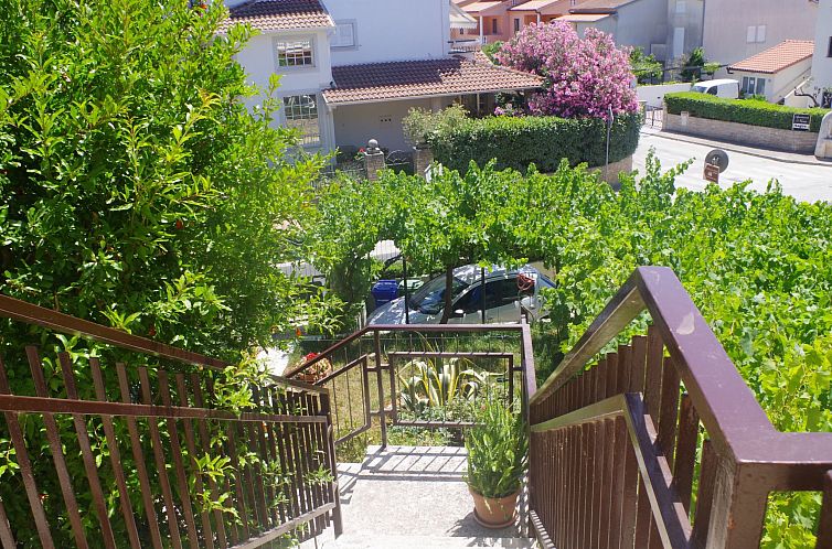Appartement Schönes Apartment in Pješčana Uvala, Strand i