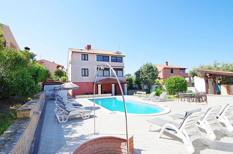 Appartement in Banjole mit Gemeinschaftspool
