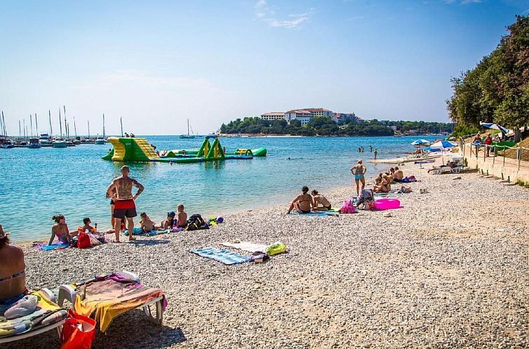 Appartement Wohnung in Pješčana Uvala, 500 m vom Strand en
