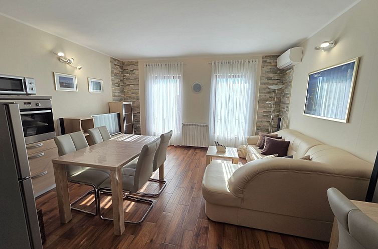 Appartement Elegantes Familienappartement mit privatem Pool