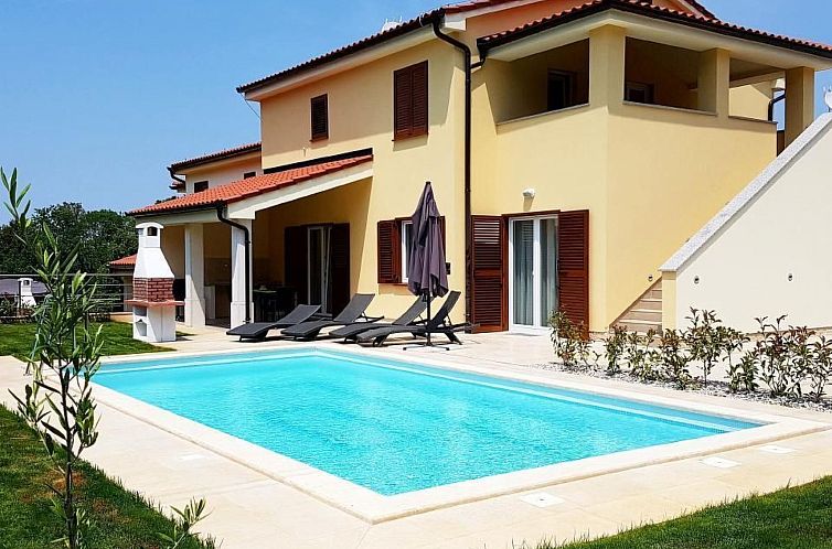 Unterkunft 10114565 - Ferienhaus Istrien - Vakantiehuis in Banjole mit Privatem Pool