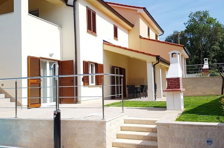 Unterkunft 10114567 - Ferienhaus Istrien - Vakantiehuis in Banjole mit Privatem Pool
