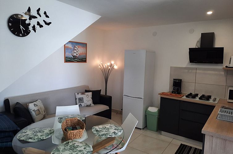 Unterkunft 10114575 - Appartement Istrien - Appartement in Banjole mit Terrasse und Garten