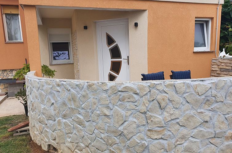 Appartement in Banjole mit Terrasse und Garten