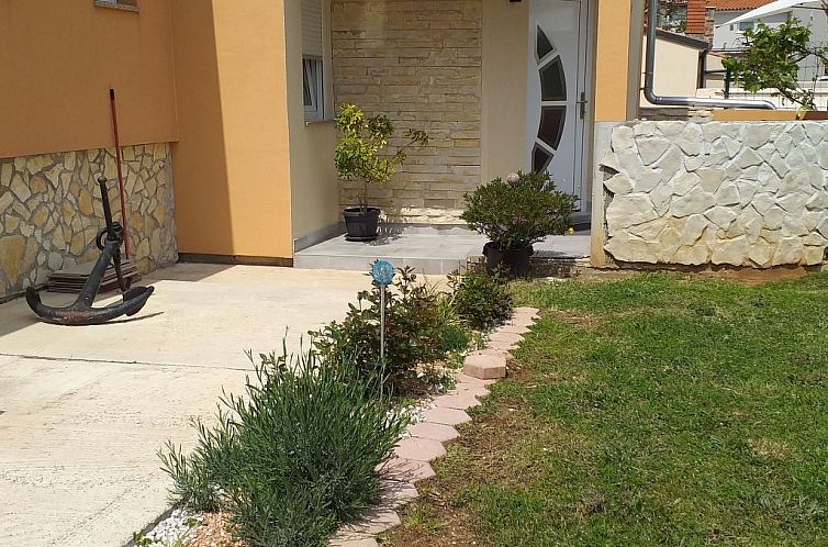 Appartement Schönes Apartment in Banjole mit Terrasse