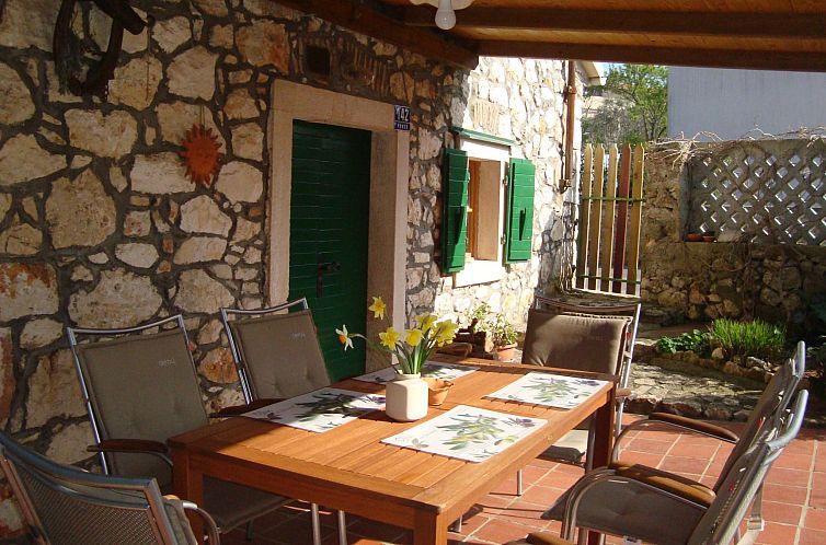 Vakantiehuis Typisch istrisches Steinhaus mit Grill und Gart