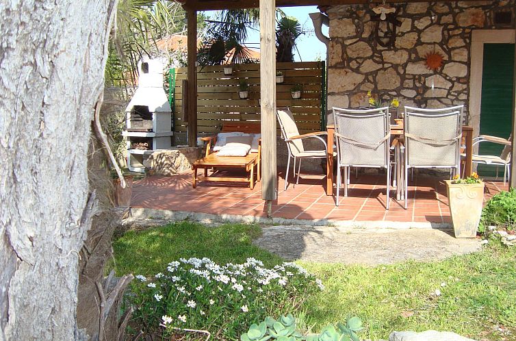 Vakantiehuis Typisch istrisches Steinhaus mit Grill und Gart