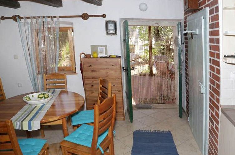 Vakantiehuis Typisch istrisches Steinhaus mit Grill und Gart
