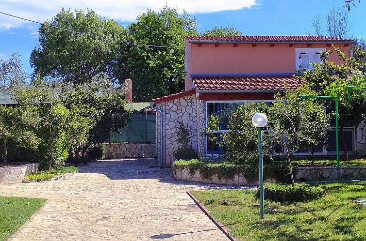 Vakantiehuis Komfortables Ferienhaus in Sisan