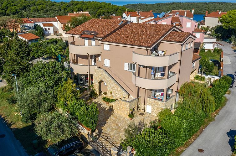 Appartement mit Bootsanleger