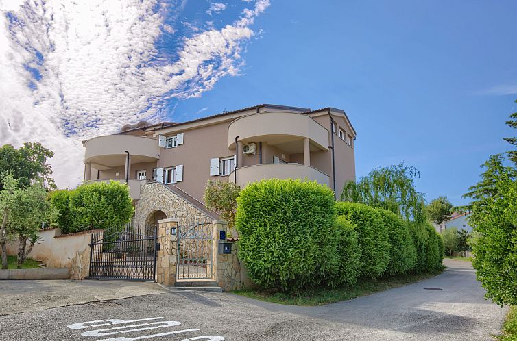 Appartement mit Bootsanleger