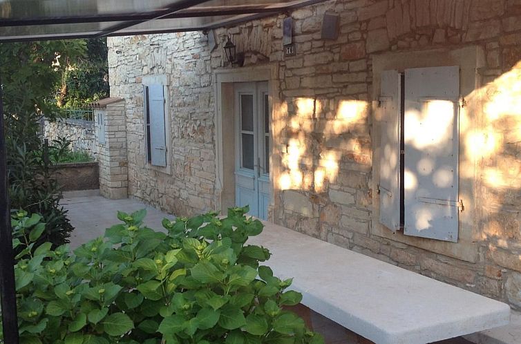 Appartement "Eti and Mia" mit Pool