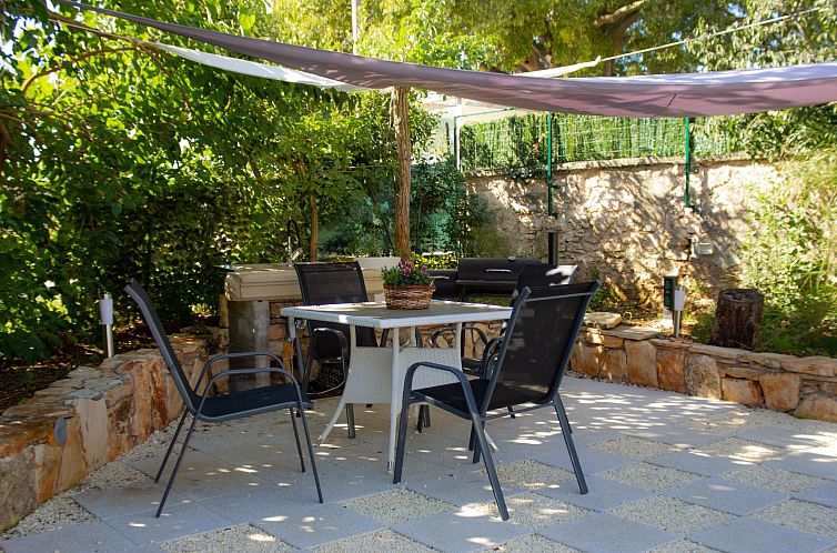 Appartement "Eti and Mia" mit Pool