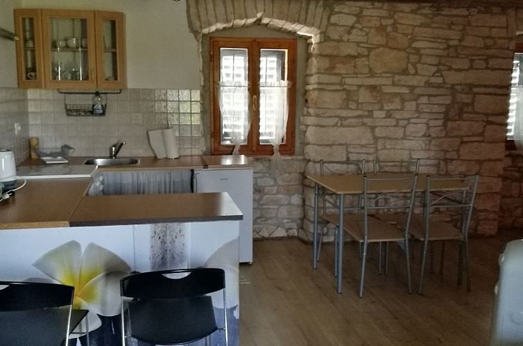 Appartement "Eti and Mia" mit Pool