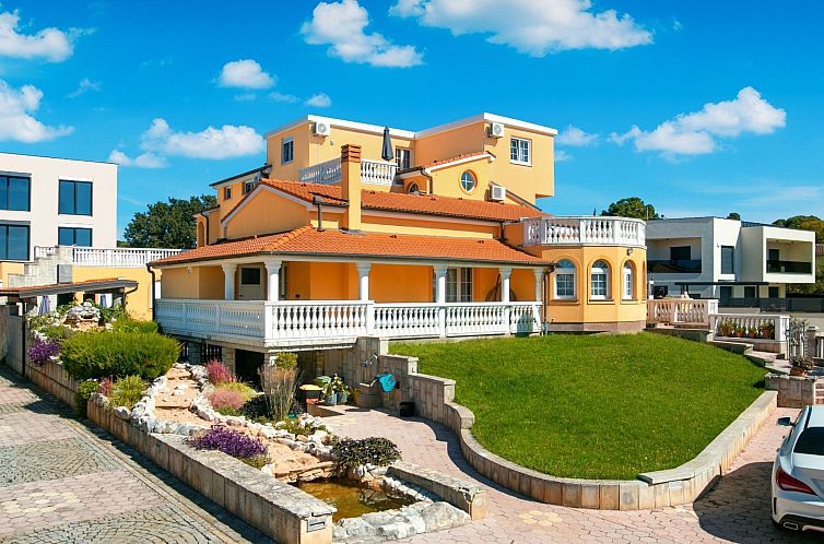 Guest house 10115102 - Apartment Istria - Appartement Charmante Ferienwohnung in Medulin mit Grill, Te