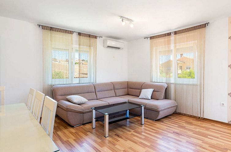 Appartement Wohnung "Dragan" mit Balkon