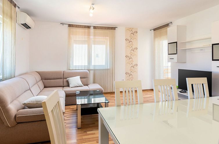 Appartement Wohnung "Dragan" mit Balkon