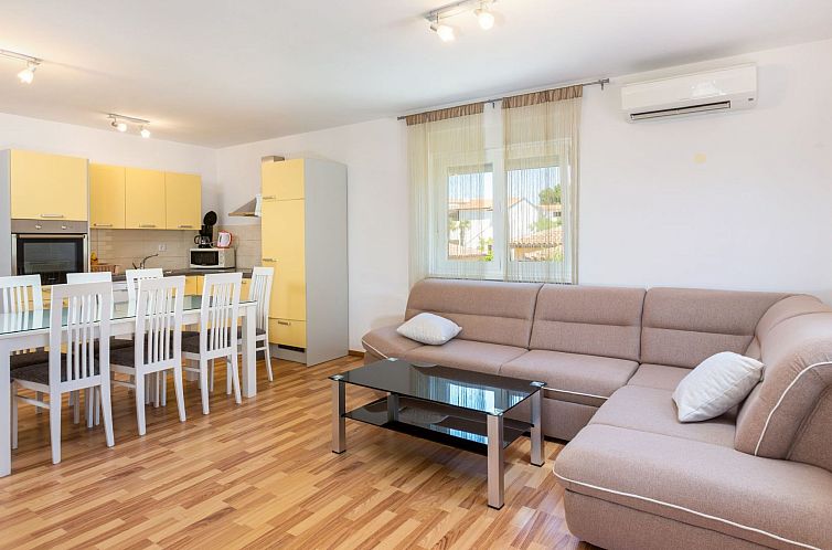 Appartement Wohnung "Dragan" mit Balkon