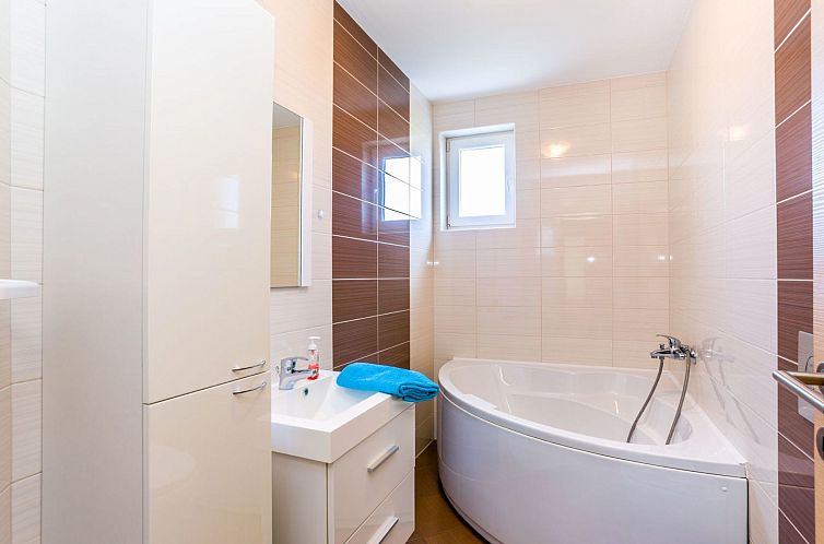 Appartement Wohnung "Dragan" mit Balkon