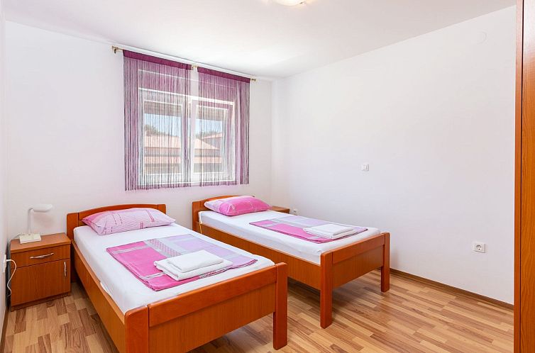 Appartement Wohnung "Dragan" mit Balkon