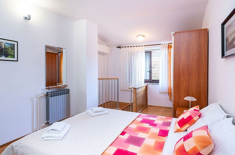 Appartement Wohnung "Maretic Mali" mit Terrasse