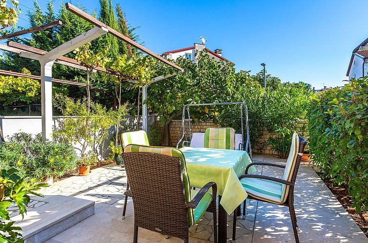 Appartement Wohnung "Maretic Mali" mit Terrasse