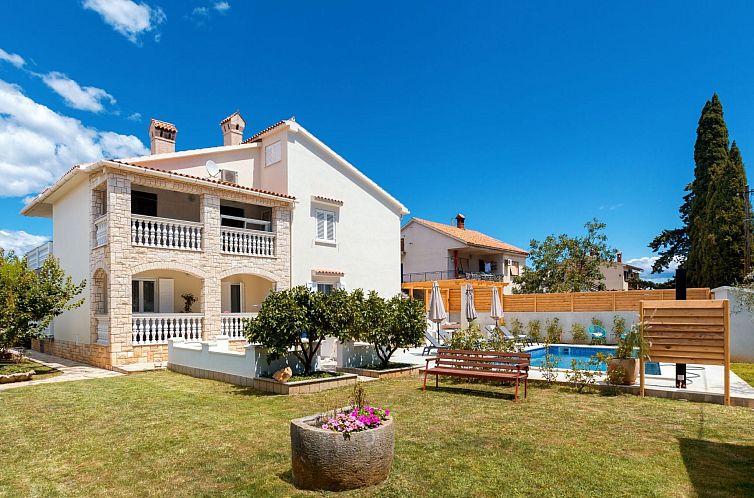 Appartement Tia, Wohnung mit Pool