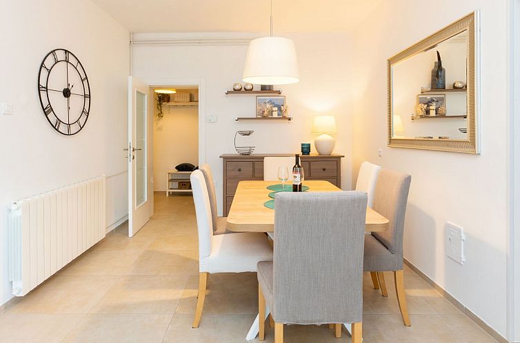 Appartement Tia, Wohnung mit Pool