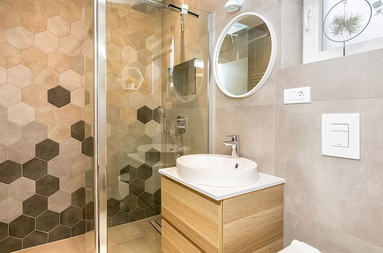Appartement Tia, Wohnung mit Pool