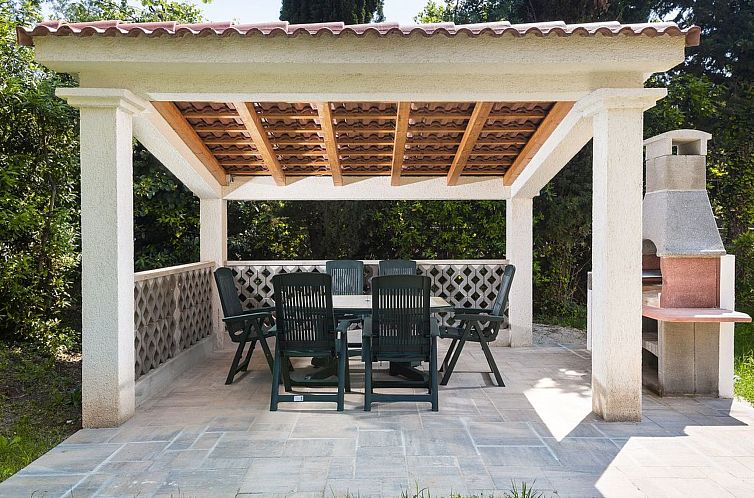 Appartement mit Terrasse