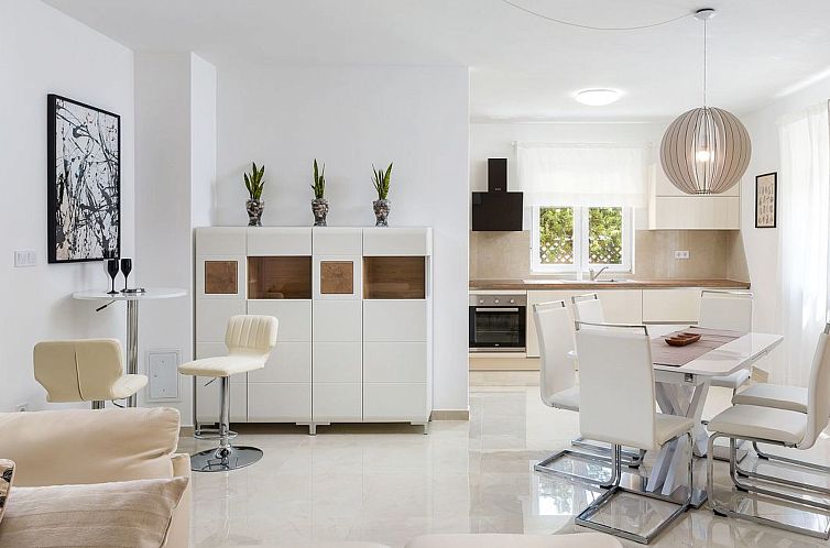 Appartement mit Terrasse