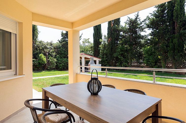 Appartement mit Terrasse