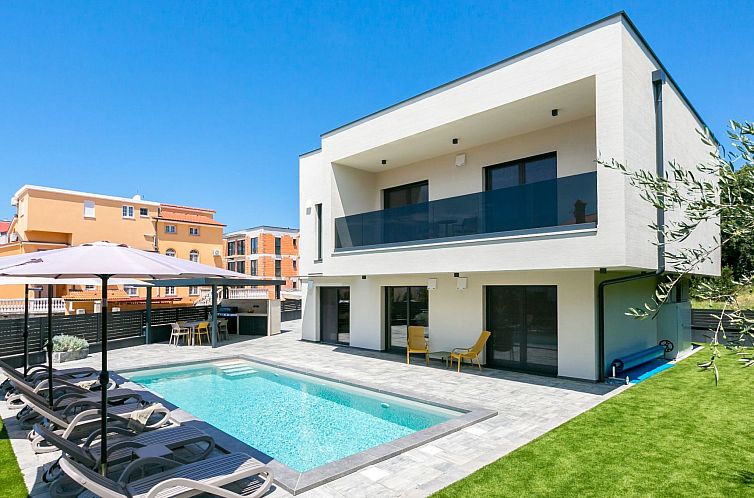 Vakantiehuis Ferienvilla "Villa Mila" mit eigenem Pool