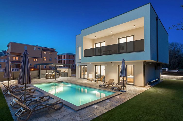 Vakantiehuis Ferienvilla "Villa Mila" mit eigenem Pool