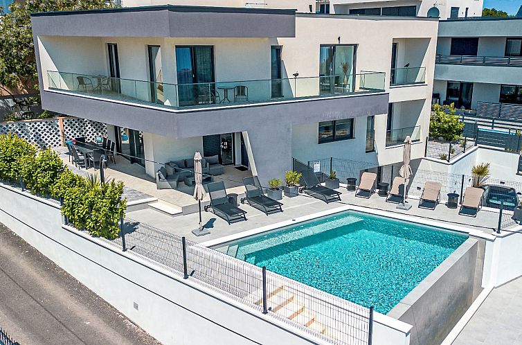 Vakantiehuis Villa Delfin mit Pool