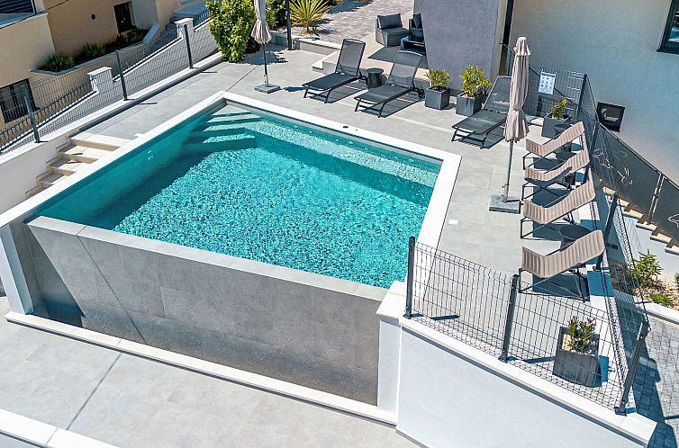 Vakantiehuis Villa Delfin mit Pool