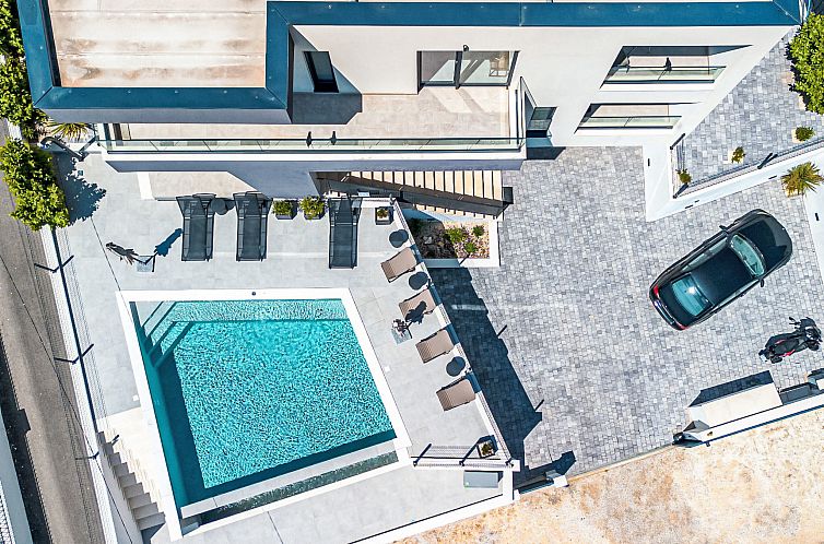 Vakantiehuis Villa Delfin mit Pool