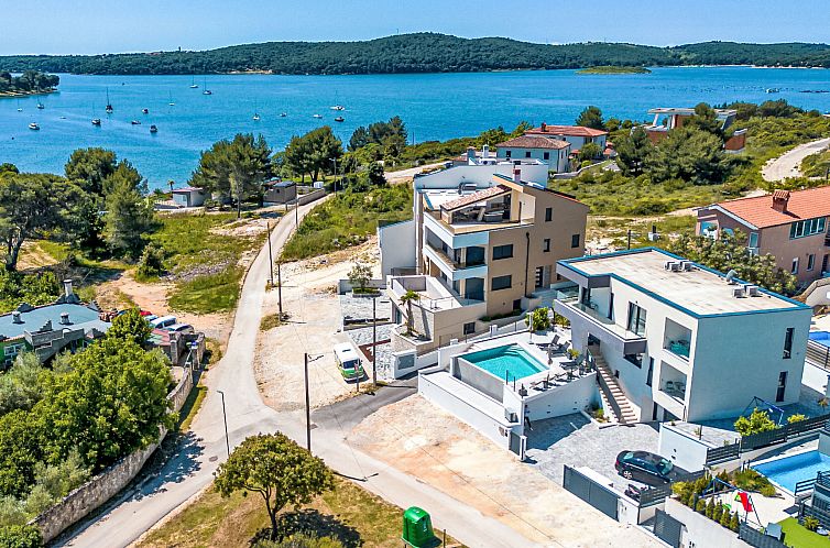Vakantiehuis Villa Delfin mit Pool