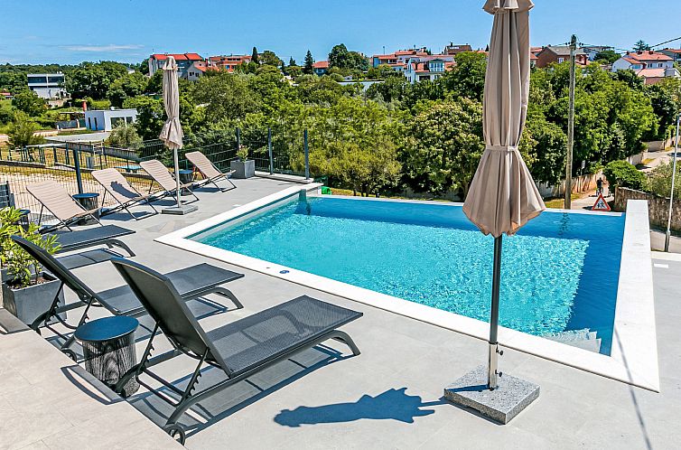 Vakantiehuis Villa Delfin mit Pool