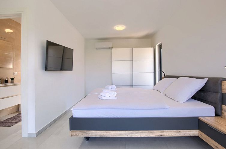 Vakantiehuis Villa Delfin mit Pool