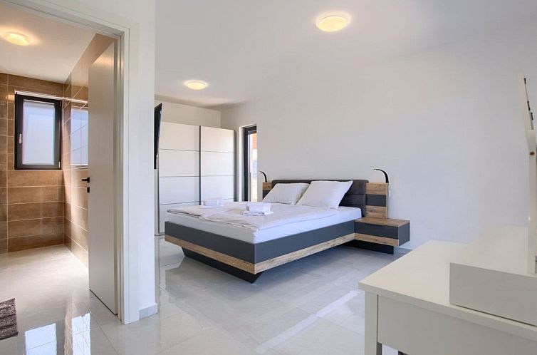 Vakantiehuis Villa Delfin mit Pool