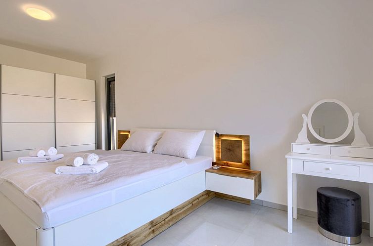 Vakantiehuis Villa Delfin mit Pool