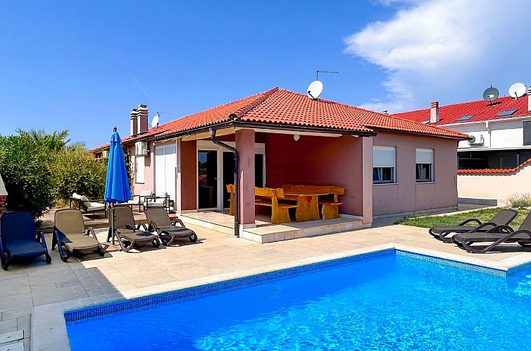 Unterkunft 10115139 - Ferienhaus Istrien - Vakantiehuis in Medulin mit Privatem Pool