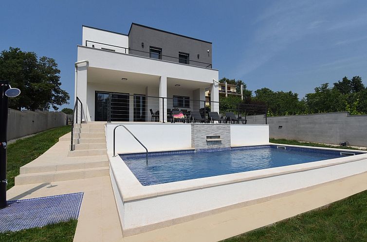 Unterkunft 10115143 - Ferienhaus Istrien - Vakantiehuis Ferienvilla "Luxury Villa Tara" mit beheiztem P